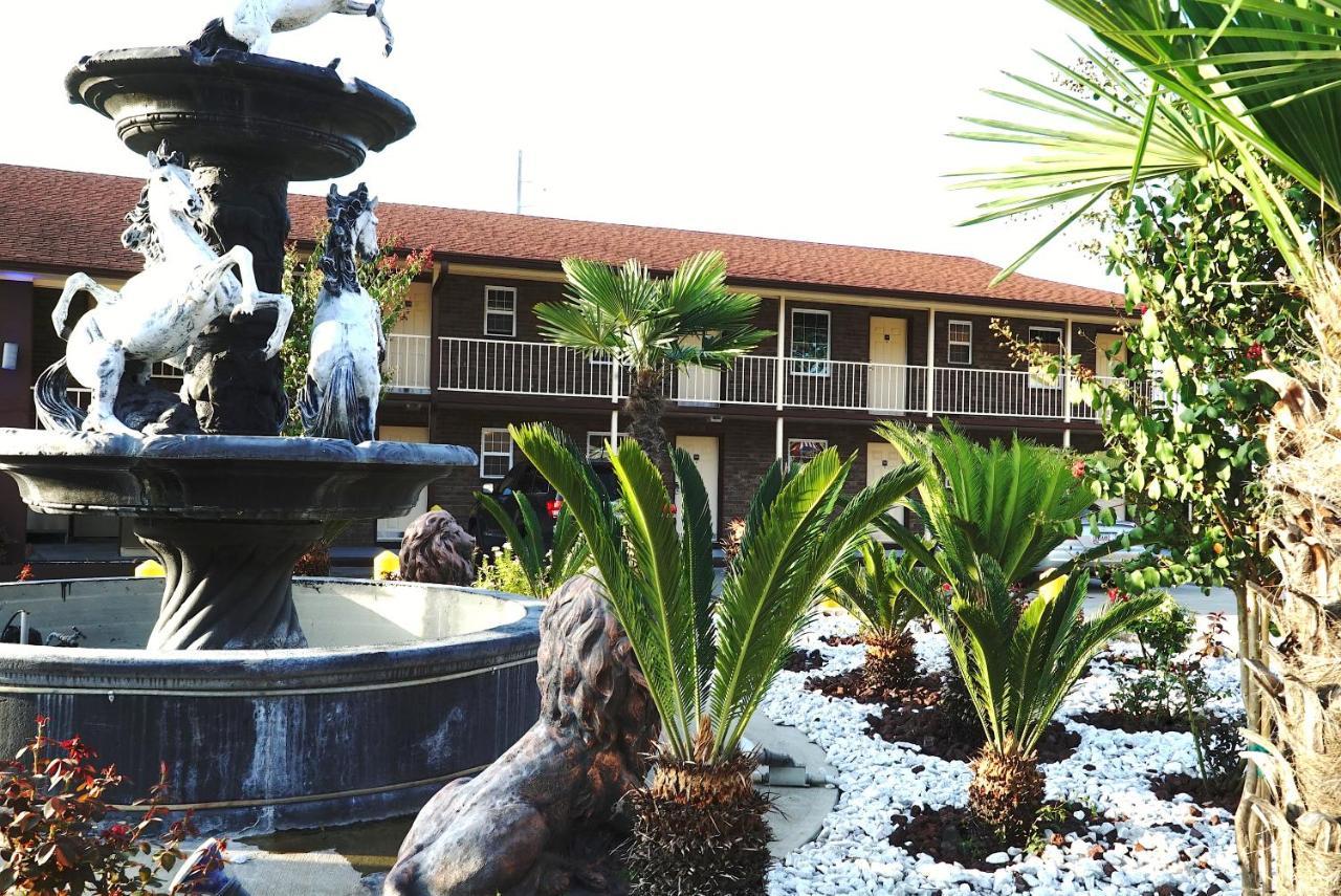 Savannah Inn And Suites Savannah Port Area Exterior photo